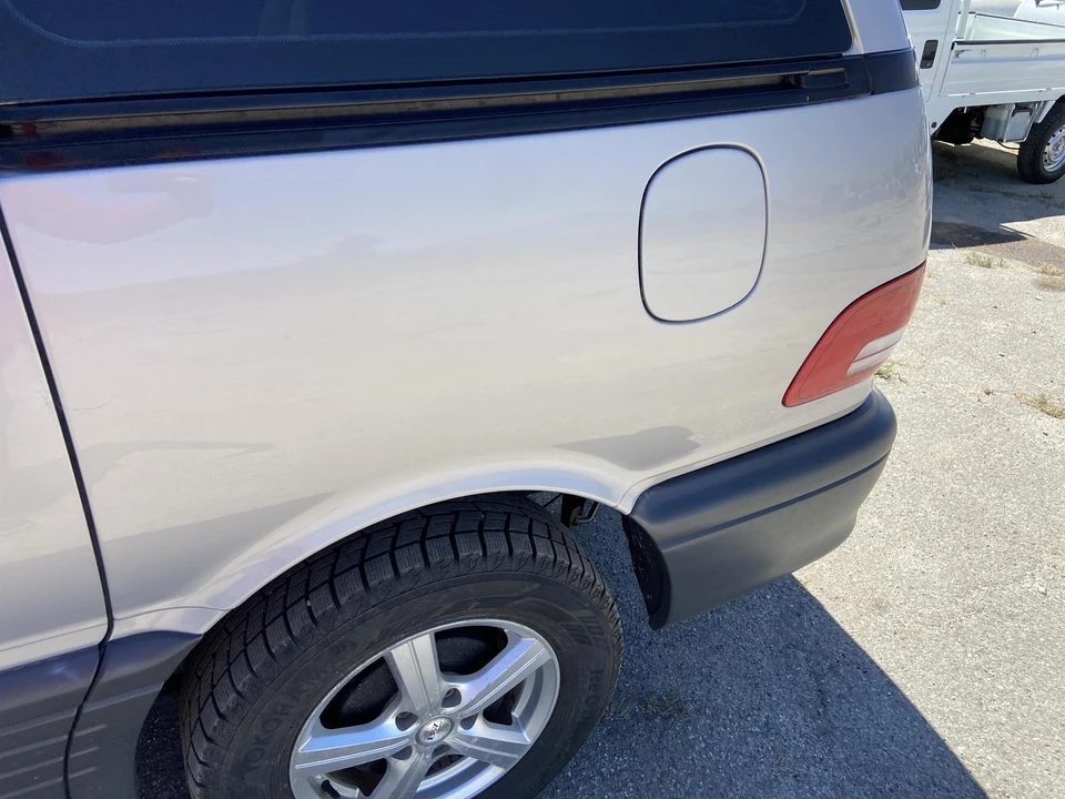 1993 Toyota Previa/Estima 1st Gen - Image 9 of 31