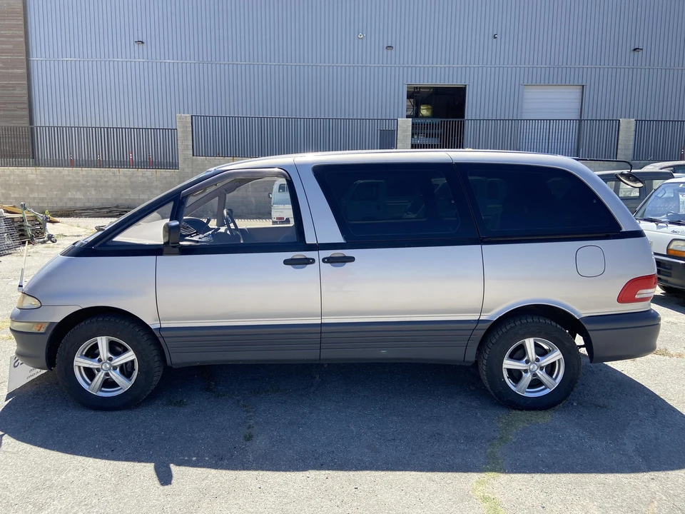 1993 Toyota Previa/Estima 1st Gen - Image 10 of 31