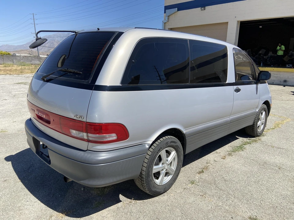 1993 Toyota Previa/Estima 1st Gen - Image 15 of 31