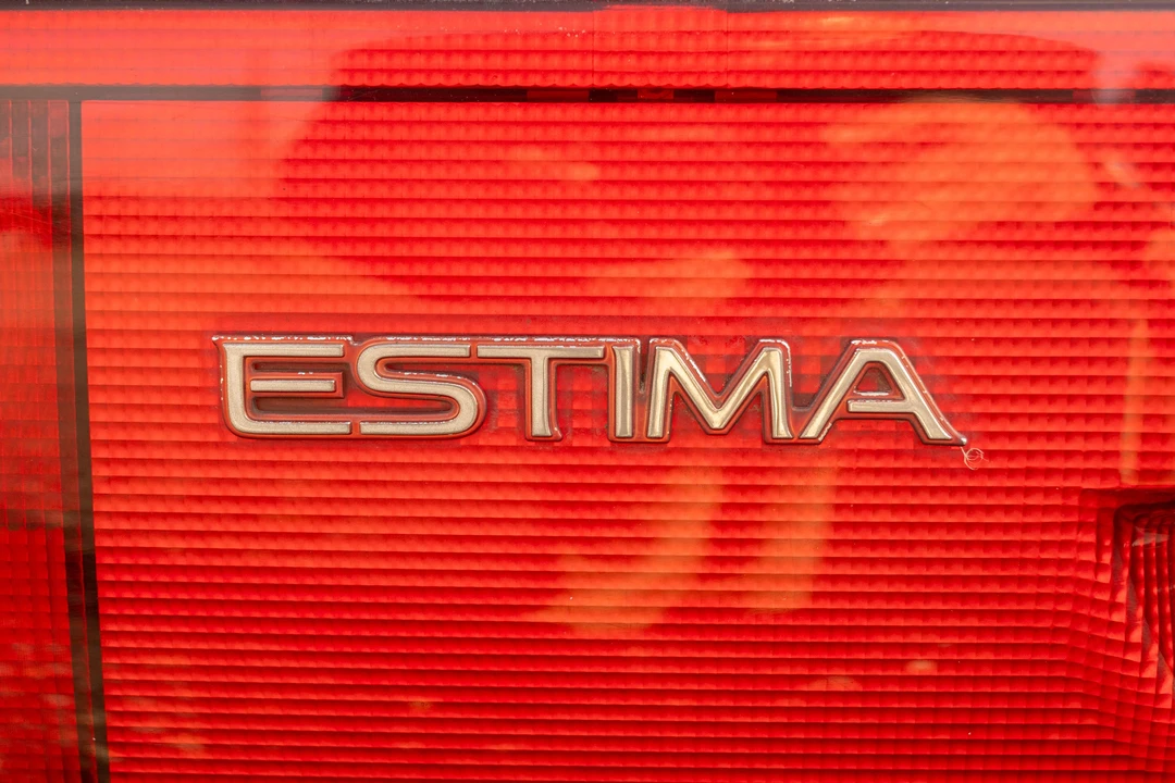 1993 Toyota Previa/Estima 1st Gen - Image 14 of 31