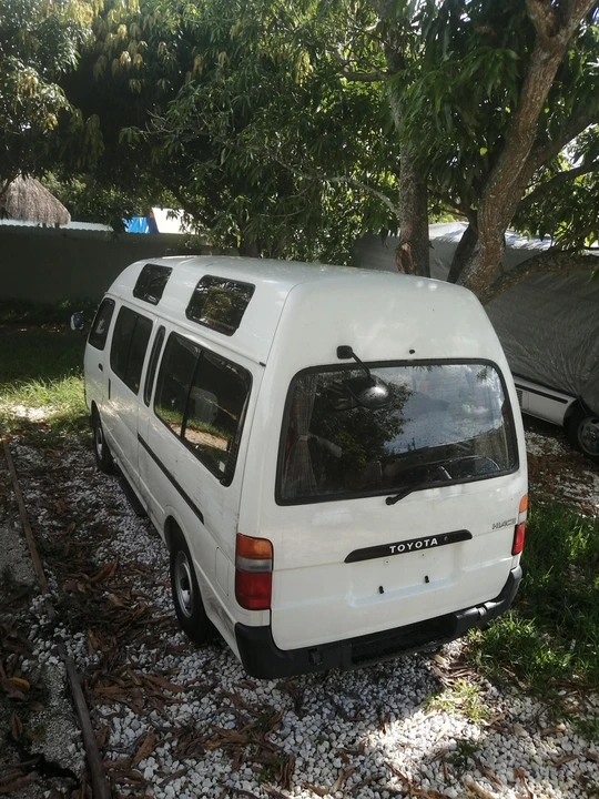 1993 Toyota HiAce 4th Gen - Image 9 of 31