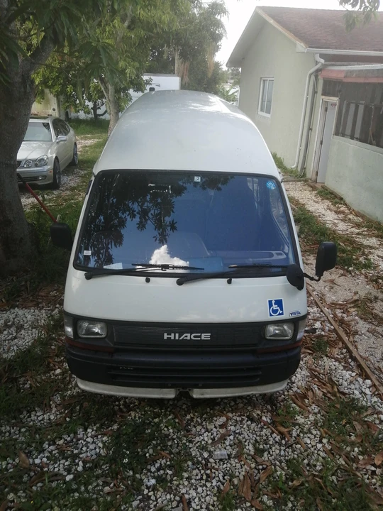 1993 Toyota HiAce 4th Gen - Image 6 of 31