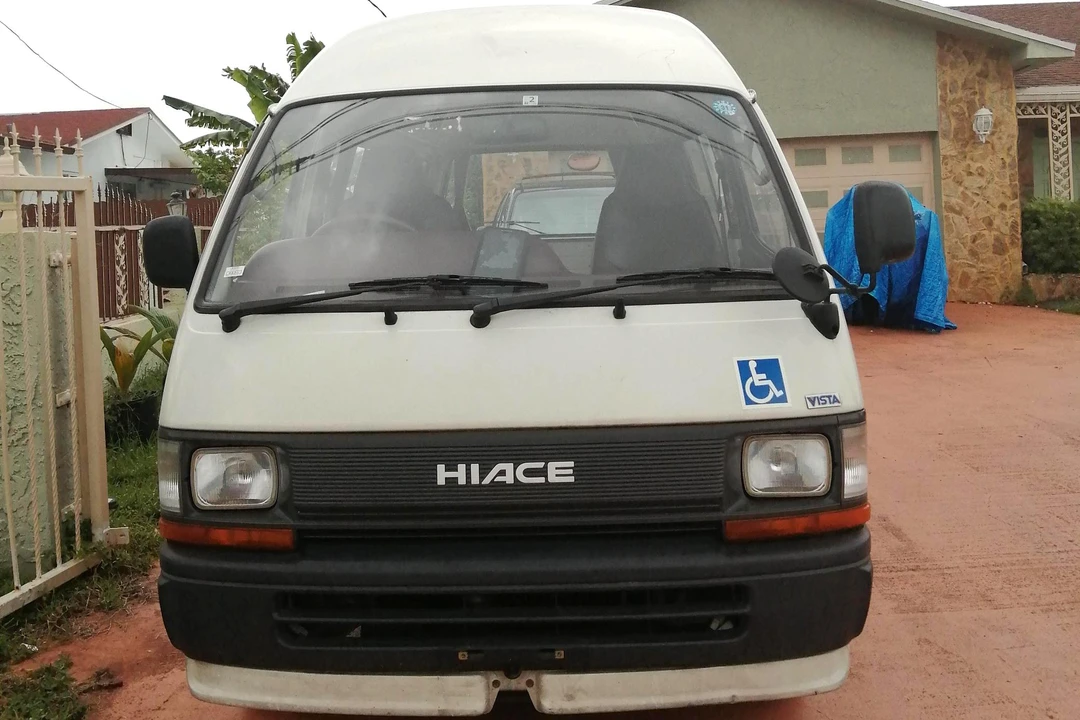 1993 Toyota HiAce 4th Gen - Image 2 of 31