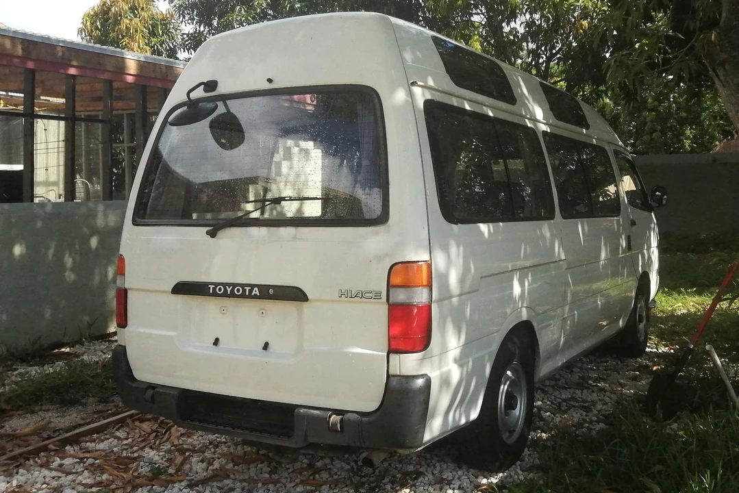 1993 Toyota HiAce 4th Gen - Image 4 of 31