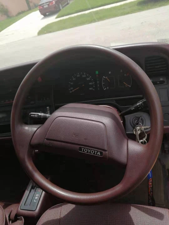 1993 Toyota HiAce 4th Gen - Image 28 of 31