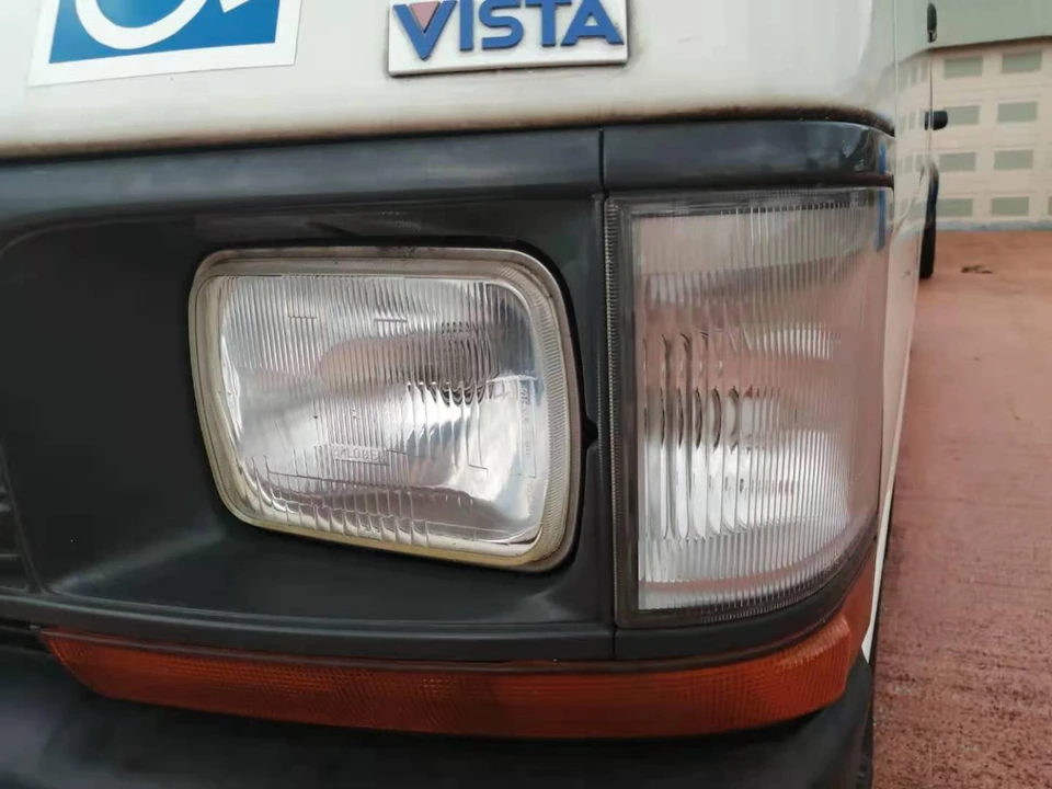 1993 Toyota HiAce 4th Gen - Image 15 of 31