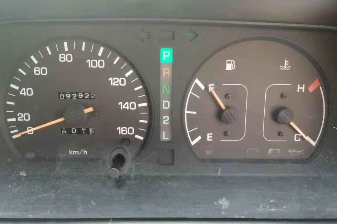 1993 Toyota HiAce 4th Gen - Image 25 of 31
