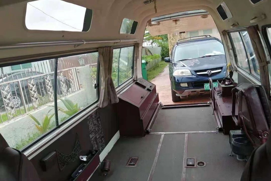 1993 Toyota HiAce 4th Gen - Image 24 of 31