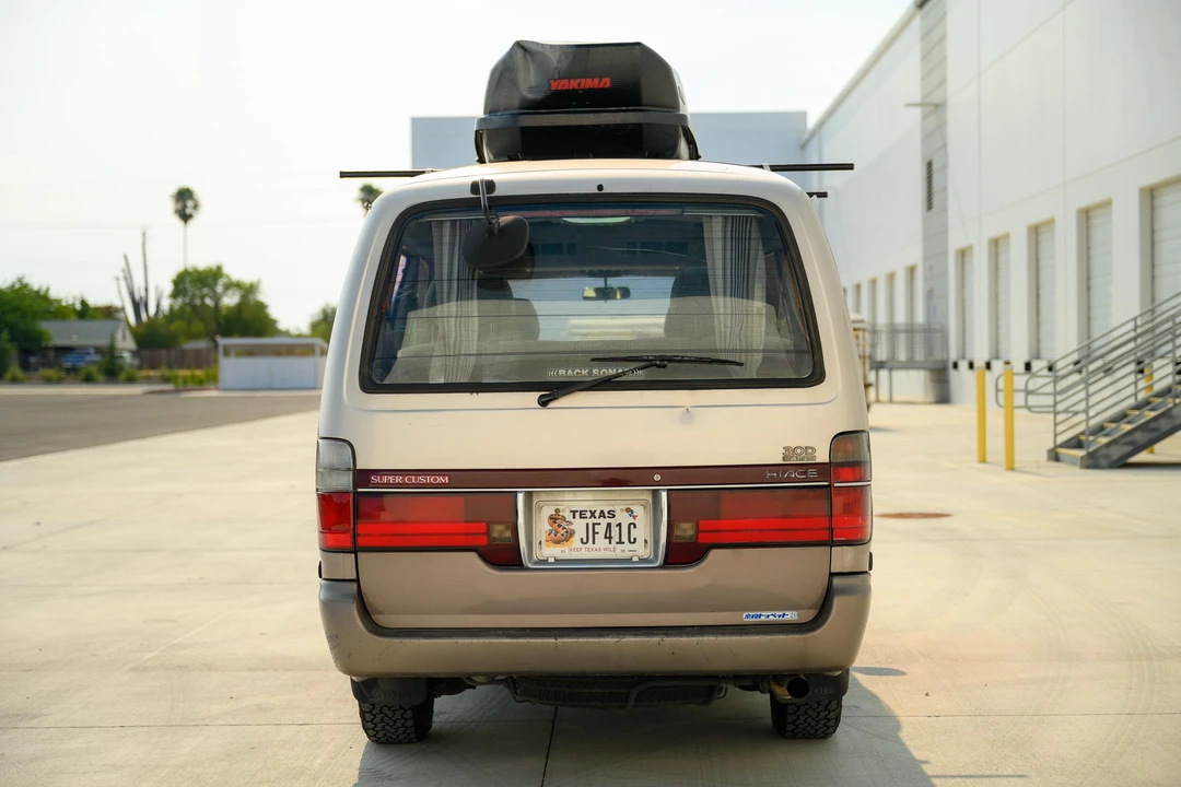 1993 Toyota HiAce 4th Gen - Image 17 of 31