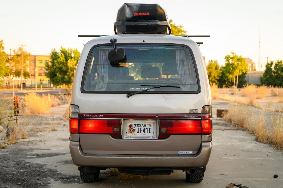 1993 Toyota HiAce 4th Gen - Image 5 of 31