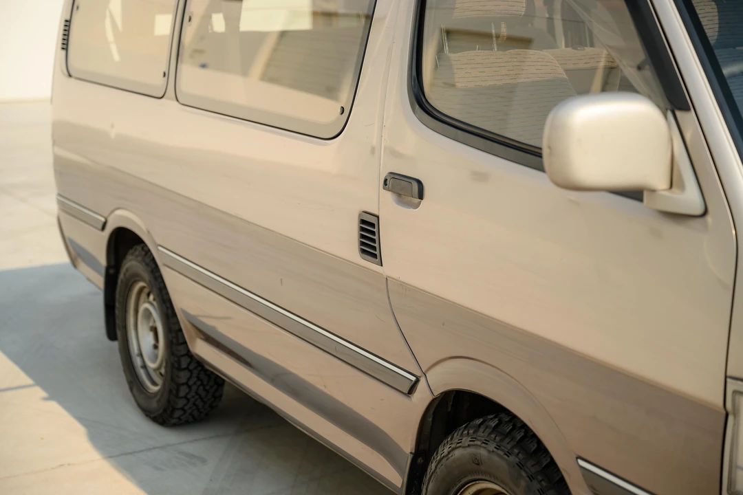 1993 Toyota HiAce 4th Gen - Image 29 of 31