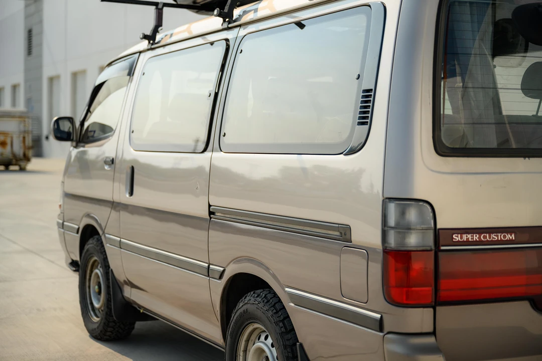 1993 Toyota HiAce 4th Gen - Image 24 of 31