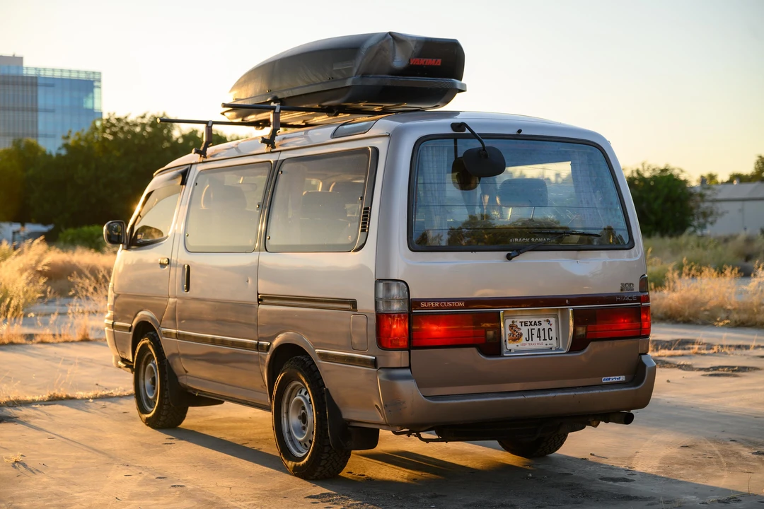 1993 Toyota HiAce 4th Gen - Image 9 of 31