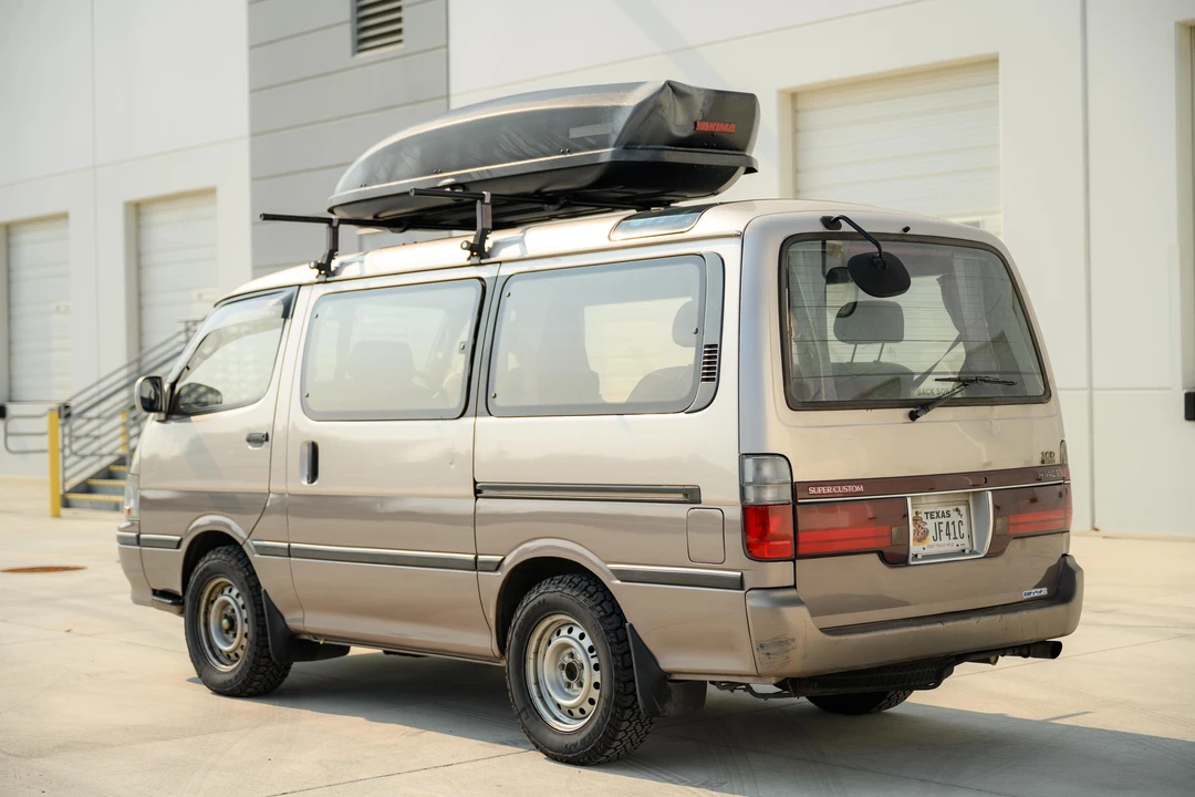 1993 Toyota HiAce 4th Gen - Image 16 of 31