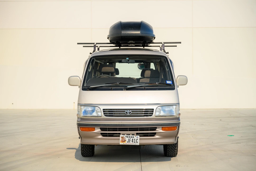 1993 Toyota HiAce 4th Gen - Image 13 of 31
