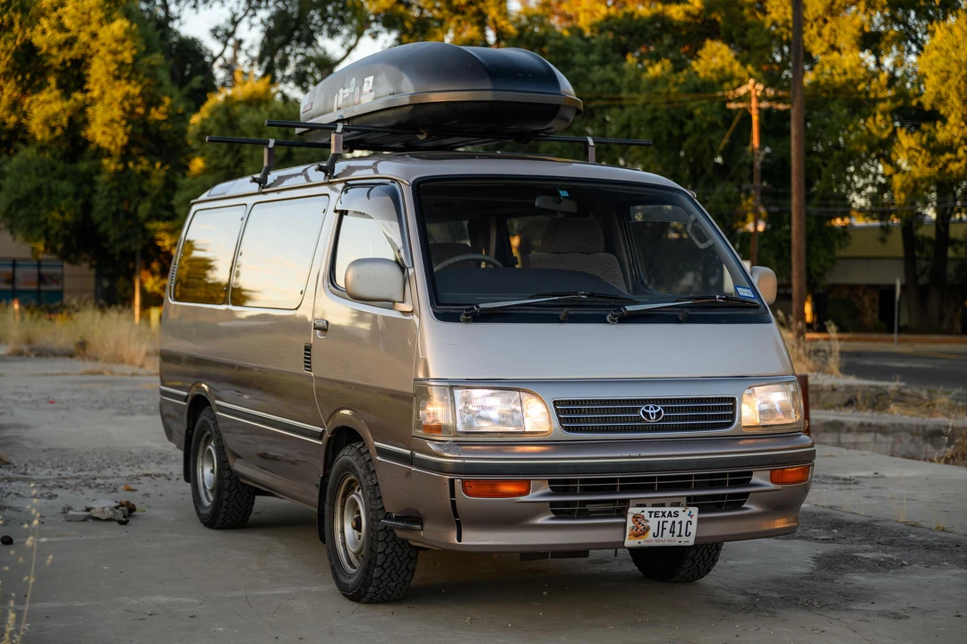 1993 Toyota HiAce 4th Gen - Image 11 of 31