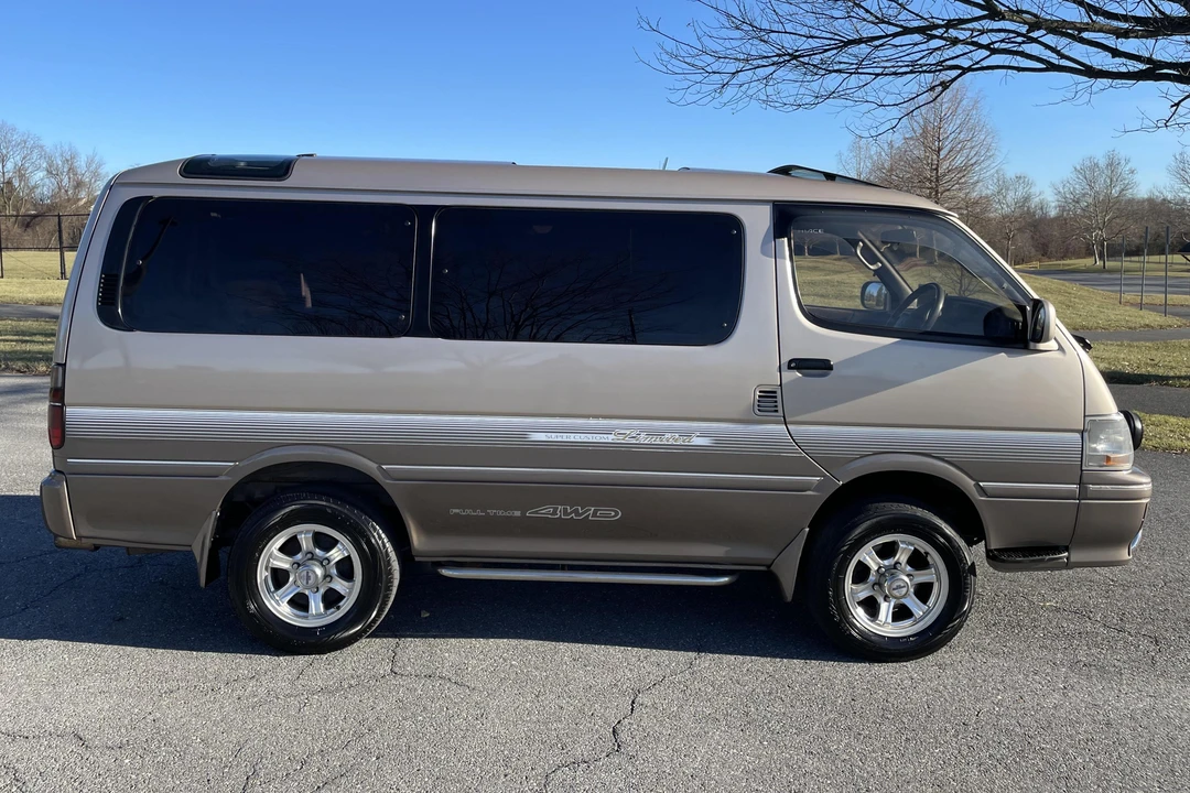1993 Toyota HiAce 4th Gen - Image 3 of 5