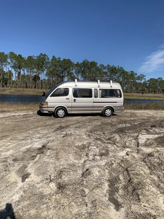 1993 Toyota HiAce 4th Gen - Image 10 of 31