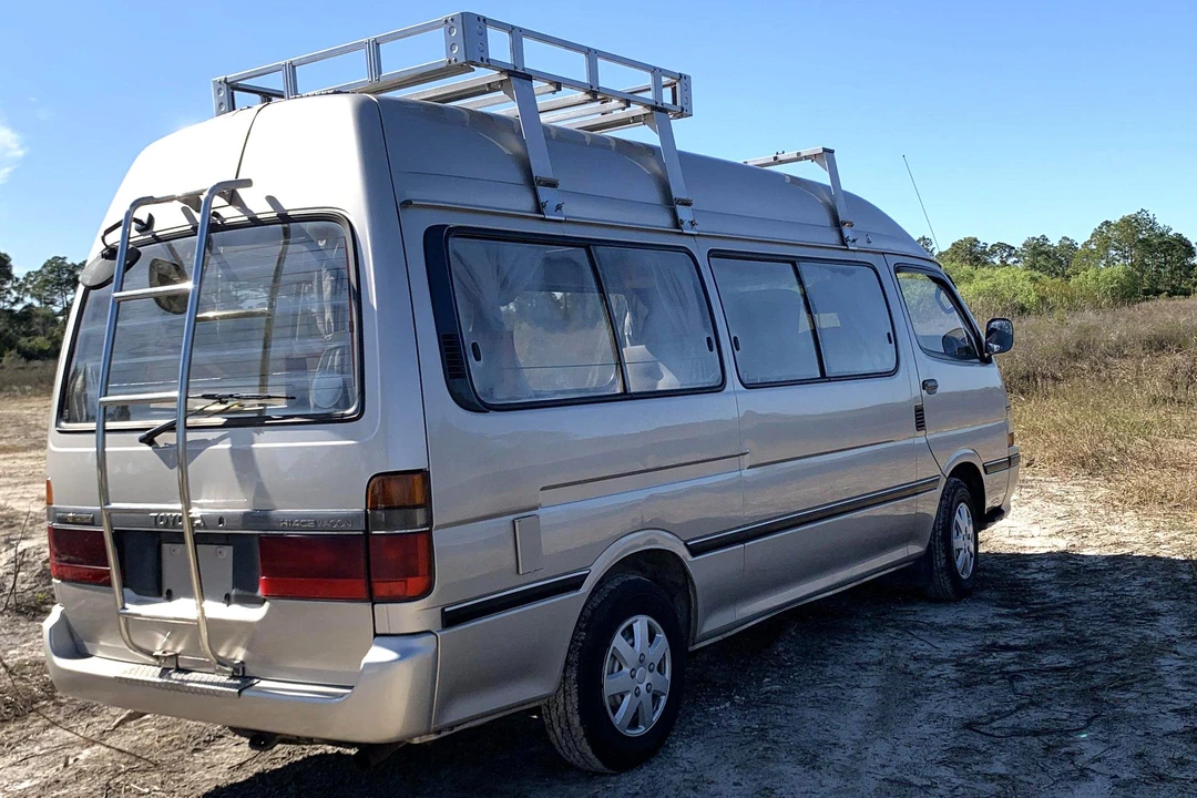 1993 Toyota HiAce 4th Gen - Image 17 of 31