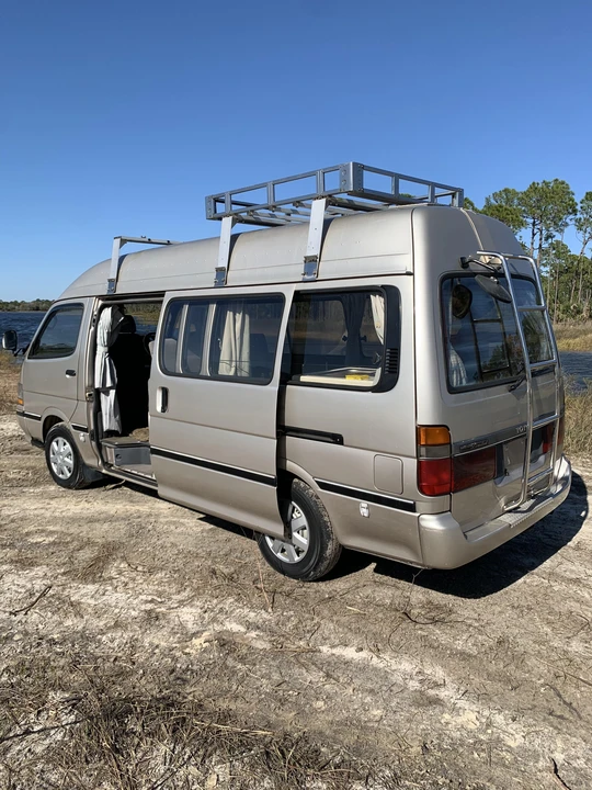 1993 Toyota HiAce 4th Gen - Image 11 of 31