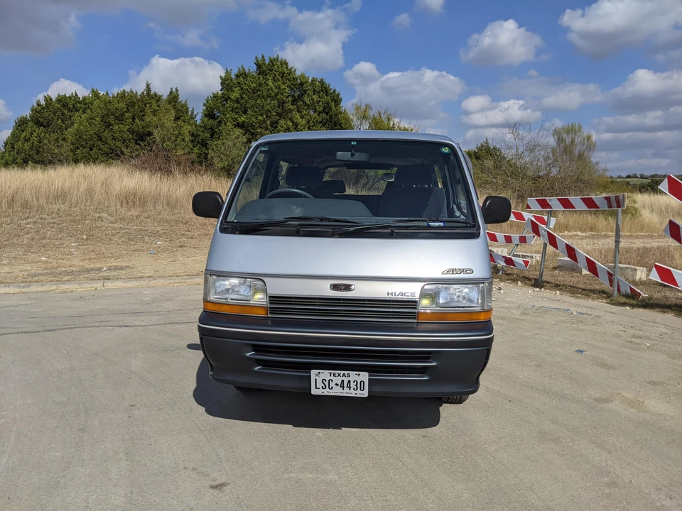 1993 Toyota HiAce 4th Gen - Image 2 of 31