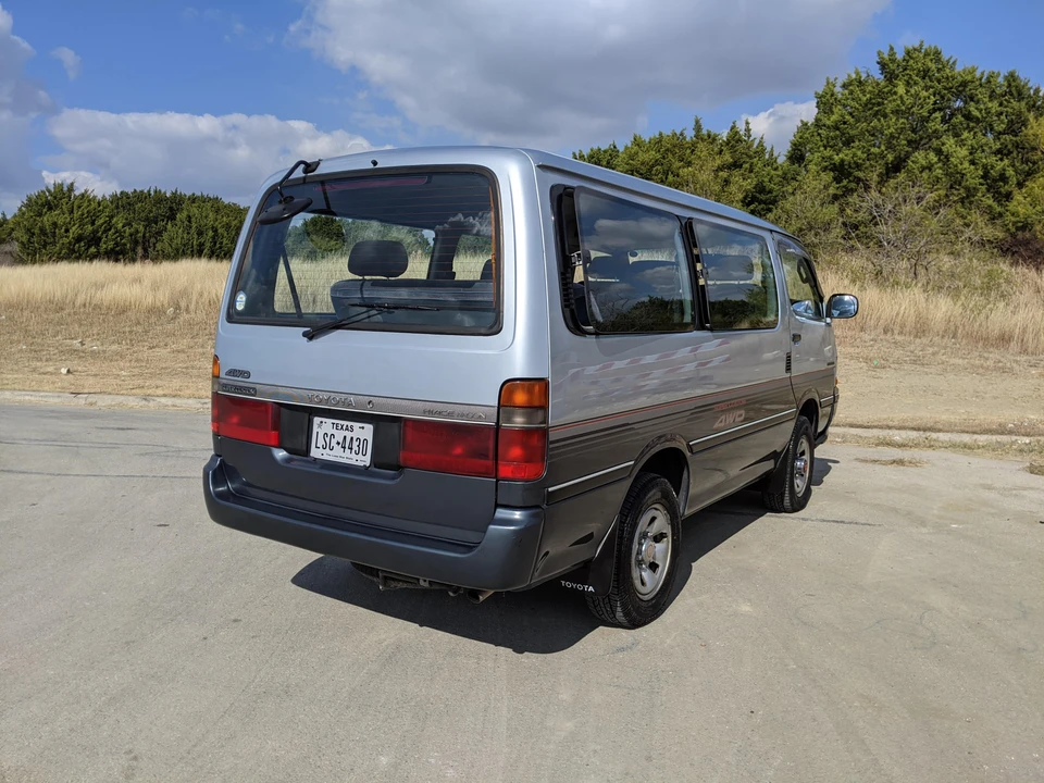 1993 Toyota HiAce 4th Gen - Image 9 of 31