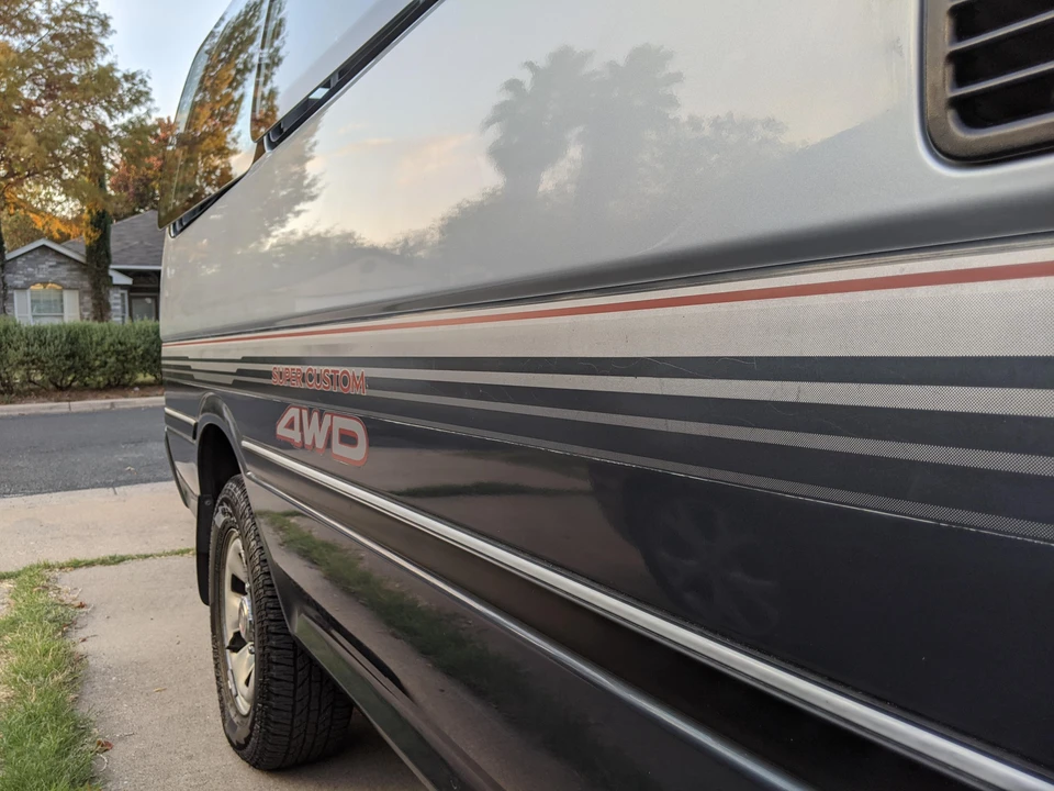 1993 Toyota HiAce 4th Gen - Image 28 of 31