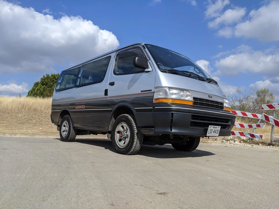 1993 Toyota HiAce 4th Gen - Image 10 of 31