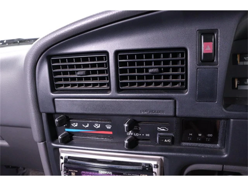 1993 Toyota Hilux 5th Gen - Image 13 of 31