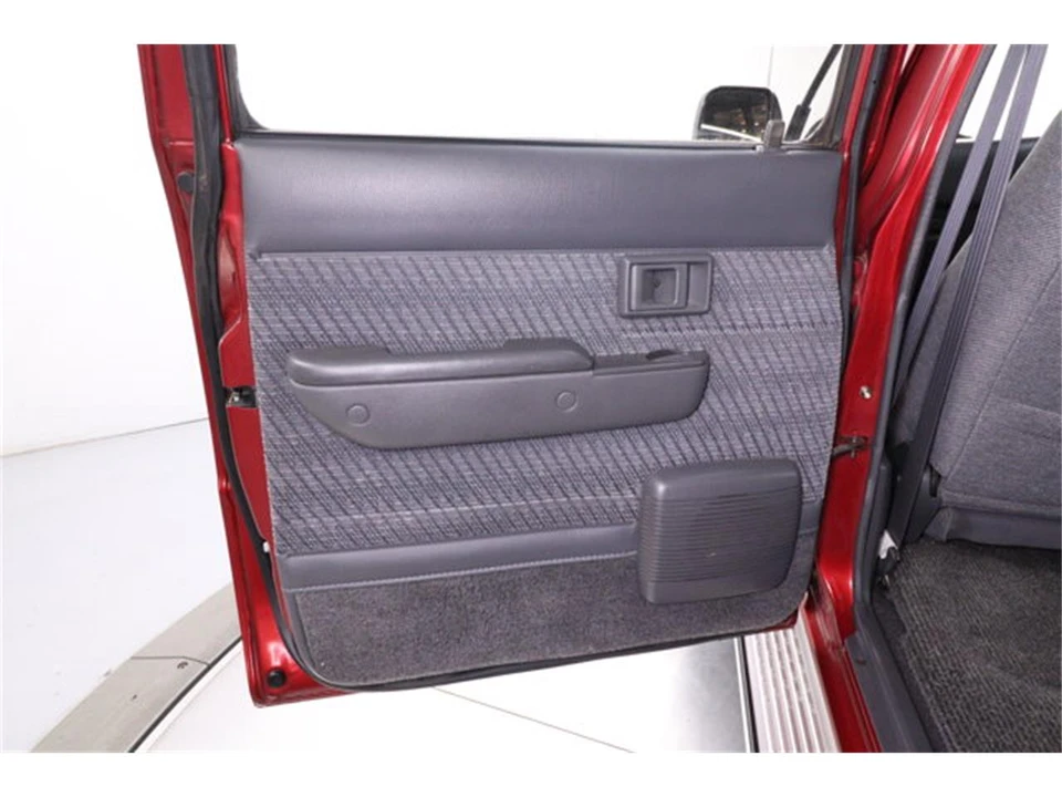 1993 Toyota Hilux 5th Gen - Image 22 of 31