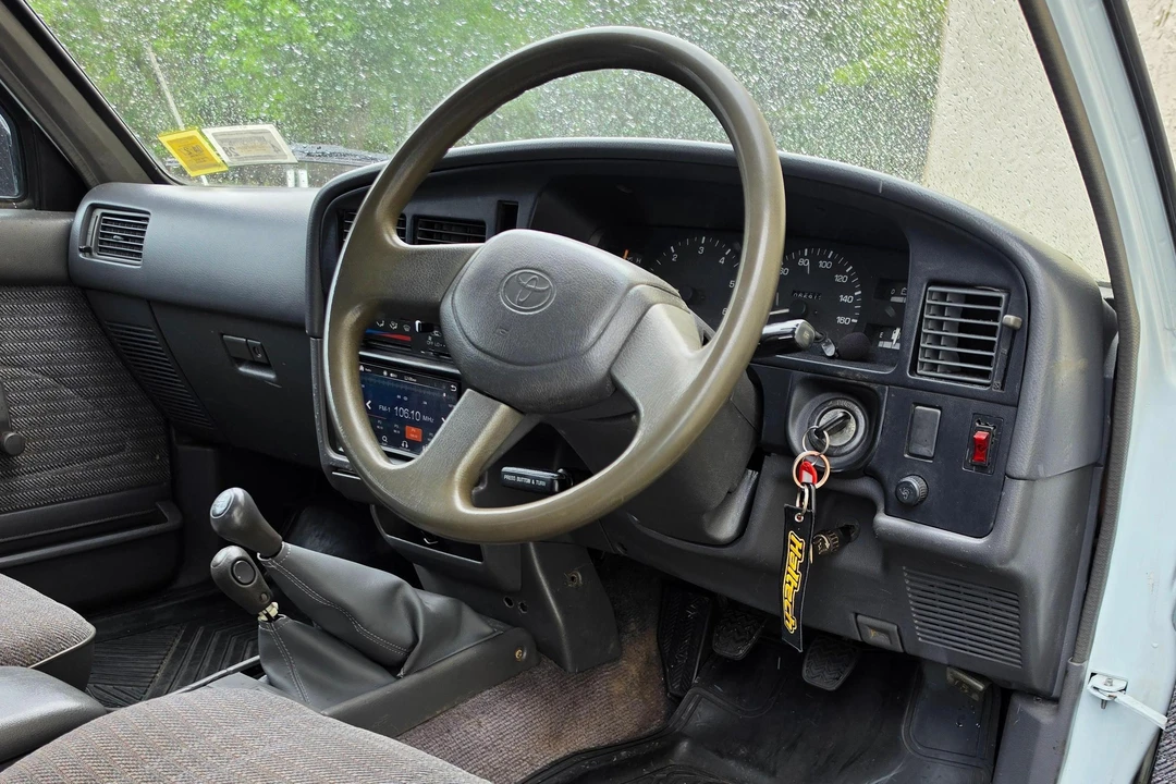 1993 Toyota Hilux 5th Gen - Image 25 of 31