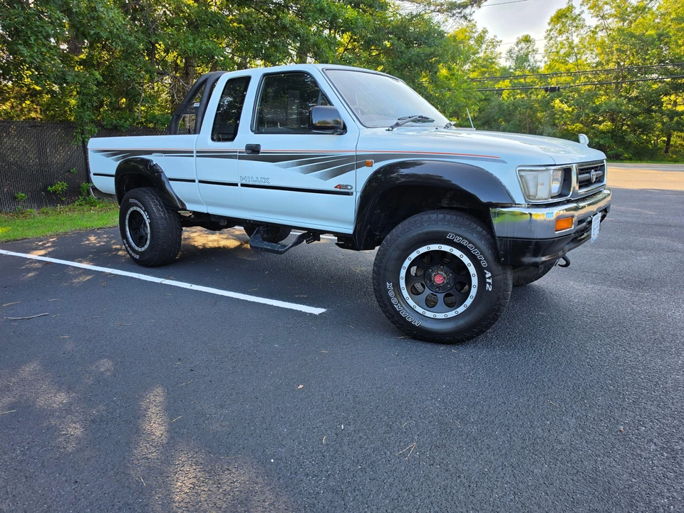 1993 Toyota Hilux 5th Gen - Image 14 of 31