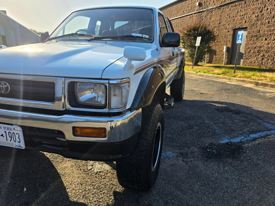 1993 Toyota Hilux 5th Gen - Image 18 of 31