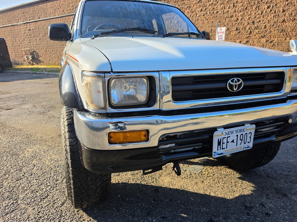 1993 Toyota Hilux 5th Gen - Image 17 of 31