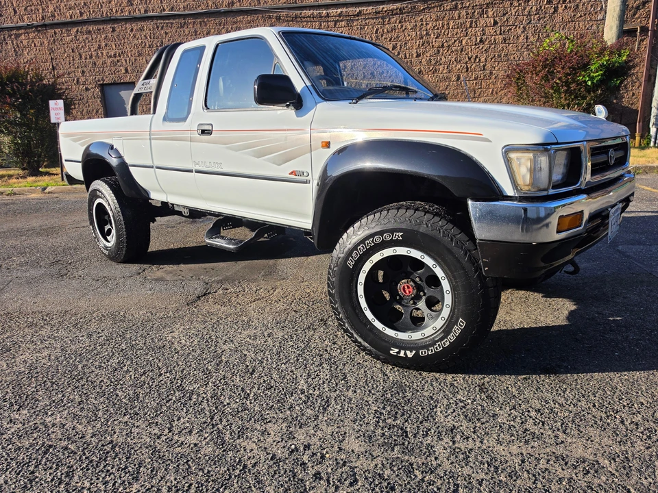 1993 Toyota Hilux 5th Gen - Image 15 of 31