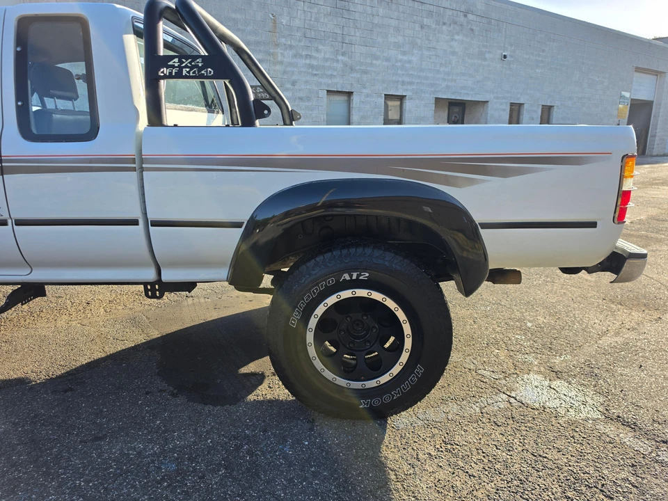 1993 Toyota Hilux 5th Gen - Image 22 of 31