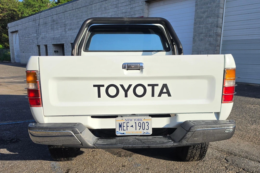 1993 Toyota Hilux 5th Gen - Image 5 of 31
