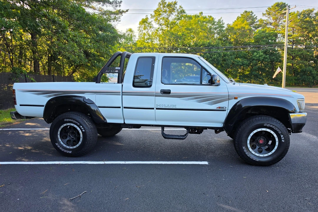 1993 Toyota Hilux 5th Gen - Image 3 of 31