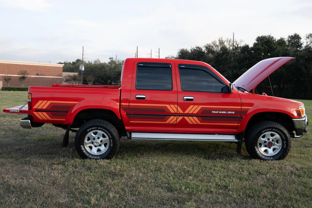 1993 Toyota Hilux 5th Gen - Image 12 of 31