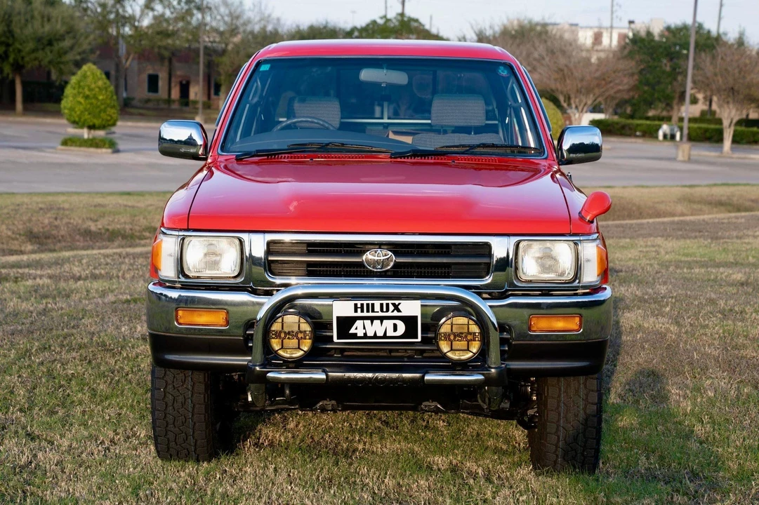 1993 Toyota Hilux 5th Gen - Image 2 of 31