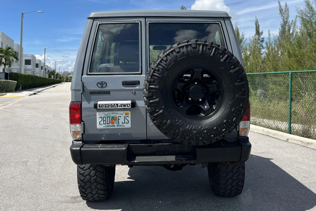 1993 Toyota J70 Land Cruiser - Image 5 of 31
