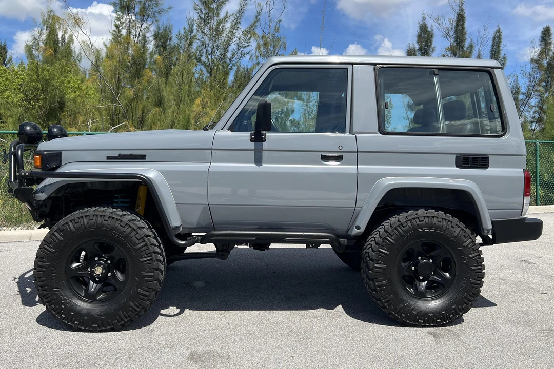 1993 Toyota J70 Land Cruiser - Image 7 of 31