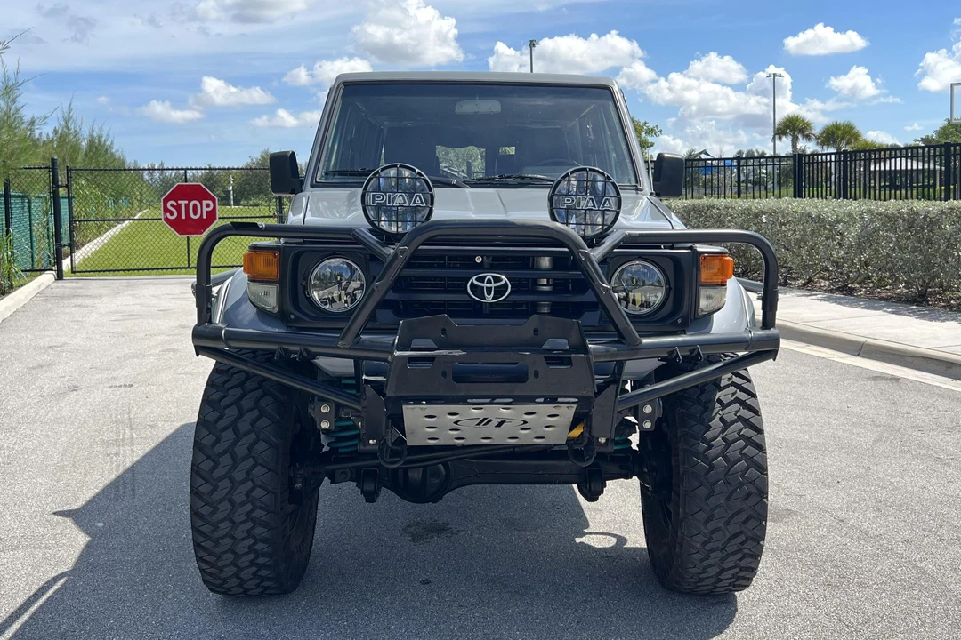 1993 Toyota J70 Land Cruiser - Image 2 of 31