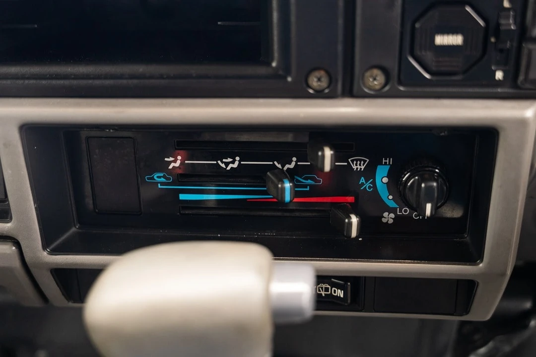 1993 Toyota J70 Land Cruiser Prado - Image 16 of 30