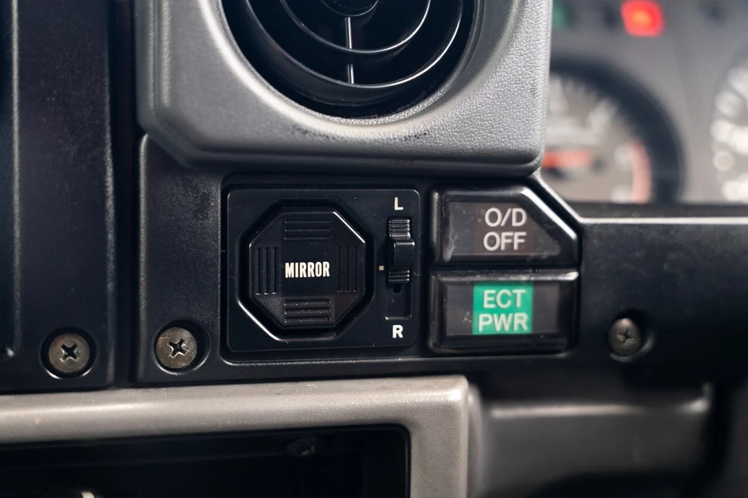 1993 Toyota J70 Land Cruiser Prado - Image 10 of 30