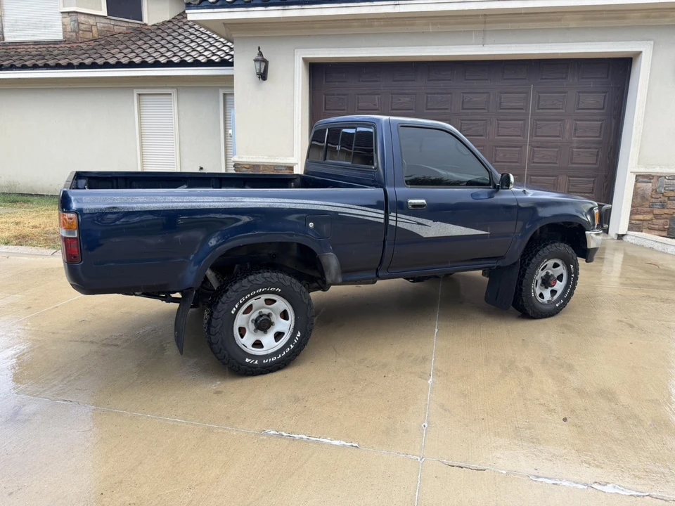 1993 Toyota Hilux 5th Gen - Image 3 of 31