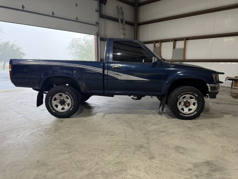1993 Toyota Hilux 5th Gen - Image 6 of 31