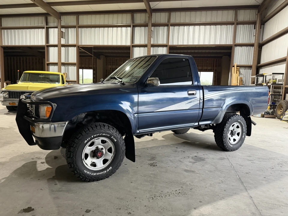 1993 Toyota Hilux 5th Gen - Image 4 of 31