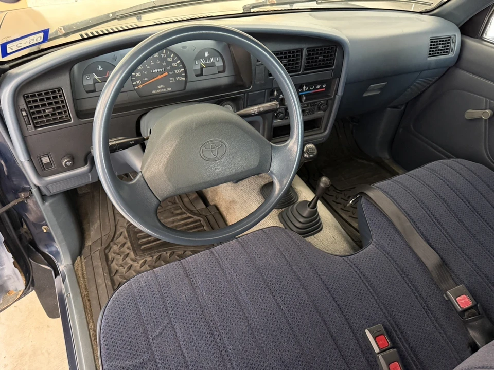 1993 Toyota Hilux 5th Gen - Image 15 of 31