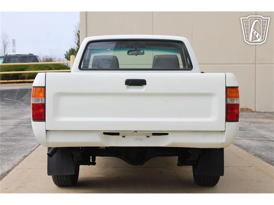 1993 Toyota Hilux 5th Gen - Image 11 of 31